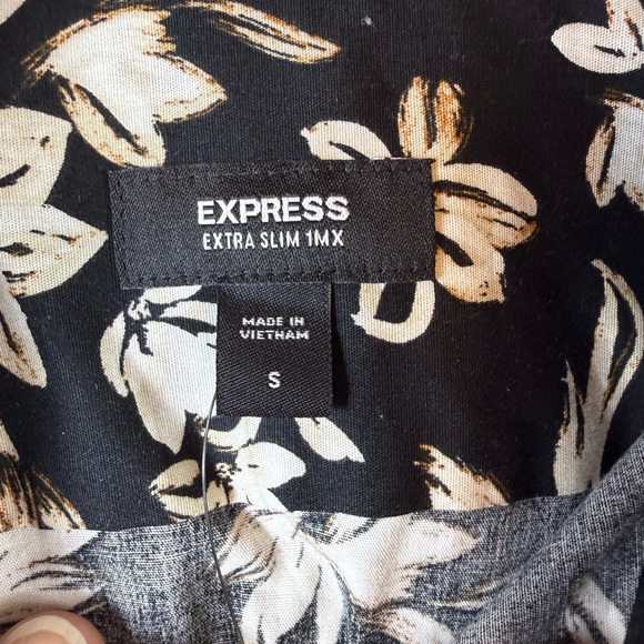 Express Womens Floral Button Up Shirt Black‎ White NWT Small Extra Slim - Picture 5 of 5